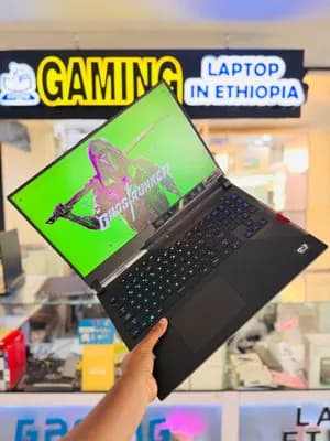 ASUS ROG STRIX G733 17 32GB 1TB