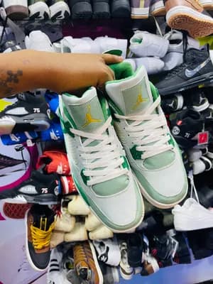Air Jordan 4Retro