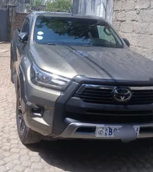 Toyota Hilux Invincible Double Cab 2021