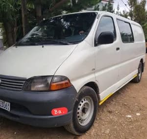 Toyota Hiace Dolphin 2006 Van