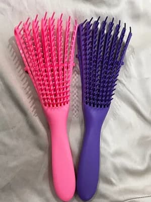 Detangling brush