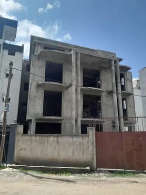 300ካሬ ሜትር