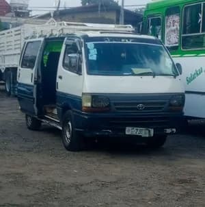 Toyota Hiace 5L Minibus 2004