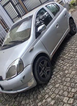 Toyota Vitz 2000 Top/Full Option