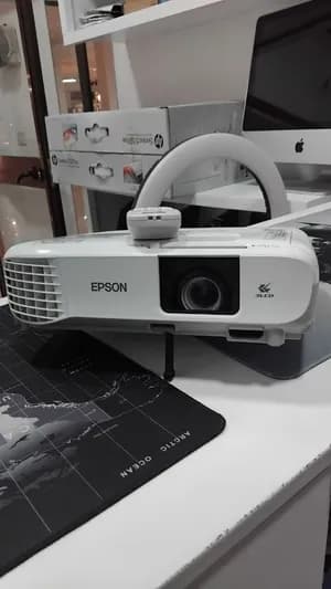 Brand New Epson EB-X39 Projector