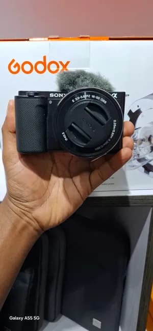 Sony ZV-E10 Mirrorless Camera
