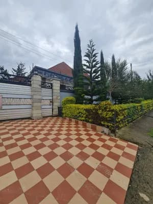 Villa for Sale in Summit