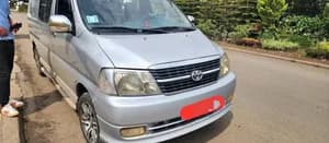 Toyota Hiace D4D Dolphin Van 2011
