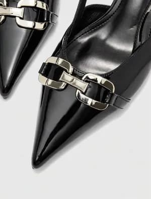 Chain decor pointed toe kitten heel
