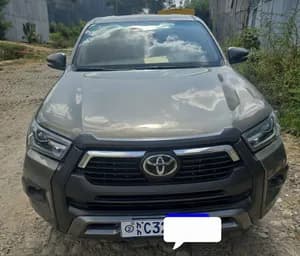 Toyota Hilux Invincible