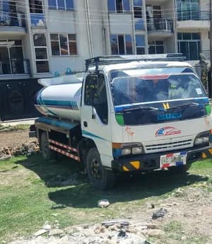 Isuzu 4:3 Diesel Truck