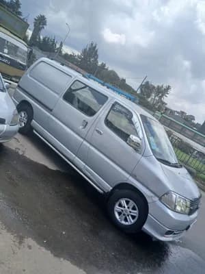 Toyota Hiace D4D Half Van 2010
