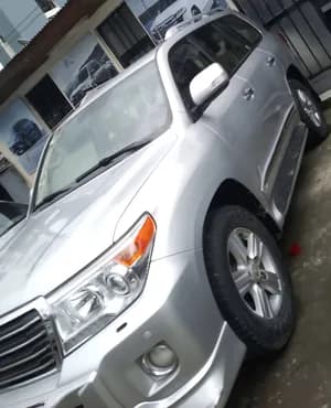 Toyota LandCruiser V8 VXR 2014