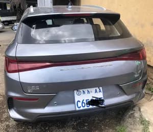 BYD E2