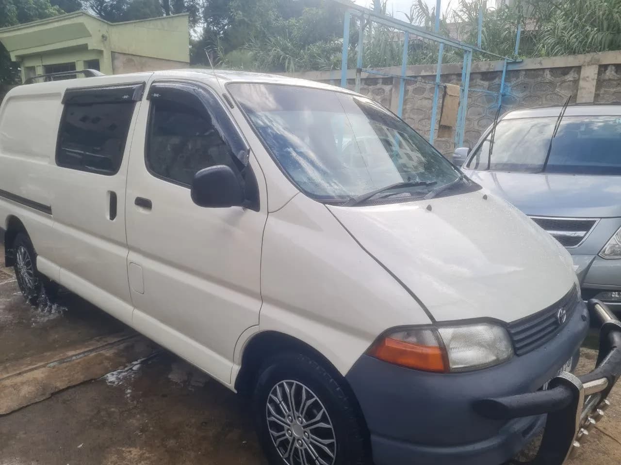 Listing photo 2