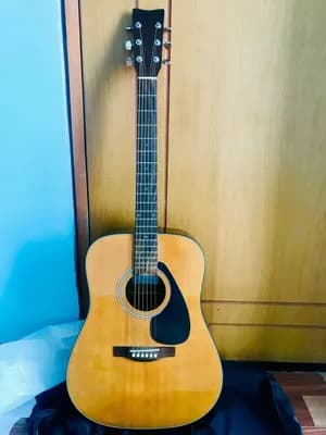 Yamaha F340 Acoustic Guitar