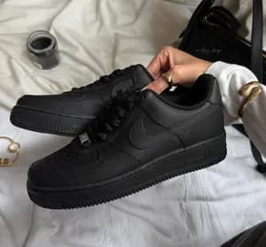 Nike Air Force 1 Triple Black