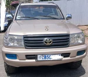 Toyota Land cruiser 1O5