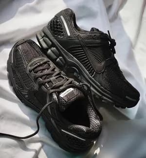 Nike Vomero 5 Triple Black Sneakers