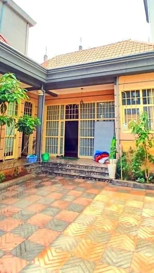 L-Shape House for Sale in Ayat