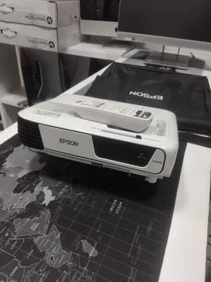 Brand New Epson EB-X31 Projector