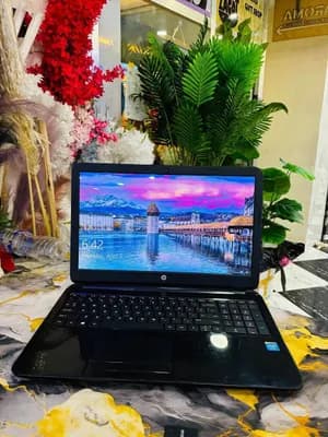 HP Notebook Celeron 4GB 700GB