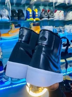 Nike SB Leather