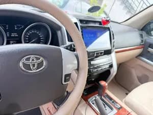 Toyota Landcruiser V8 VX