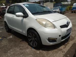 Toyota Yaris Compact 2010