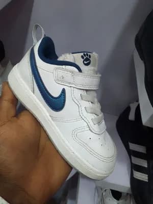 Kids White Sneakers Size 25