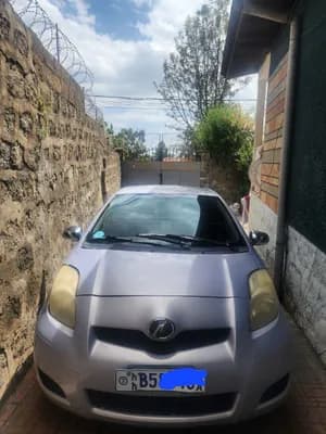 Toyota Compact Yaris 2010