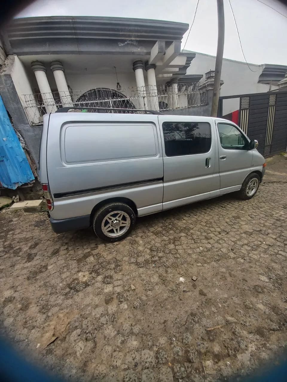 Listing photo 2