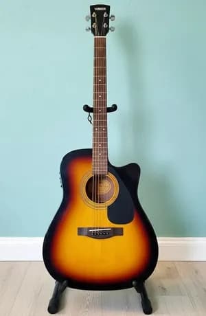 Yamaha F310 Acoustic Guitar