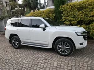 Toyota Land Cruiser 300 VXR