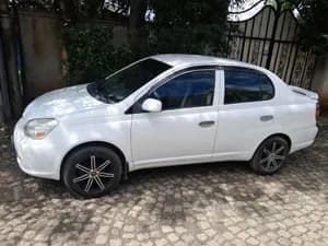 Toyota Platz 2005