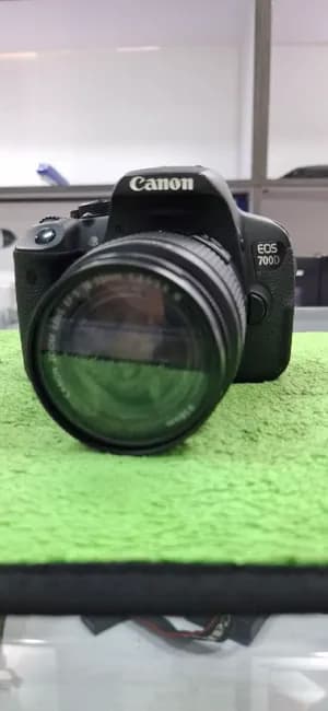 Canon EOS 700D with 18-55mm Lens