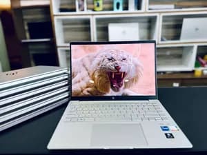 HP PAVLION PLUS 16GB 1TB 14.5"