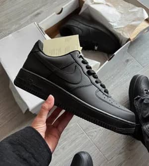 Nike Air Force 1 Triple Black Low