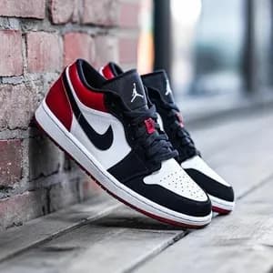 Nike Air Jordan 1 Low Black Toe