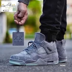 Jordan 4 Retro Kaws