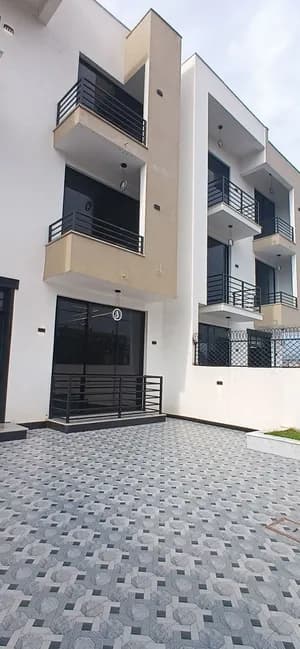 Modern G+2 House 250 Sqm Ayat