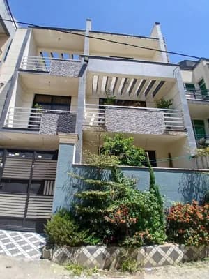 Modern G+2 House in Summit