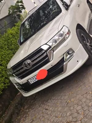 Toyota V8 2021 Automatic