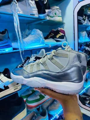 Jordan 11 Sneakers