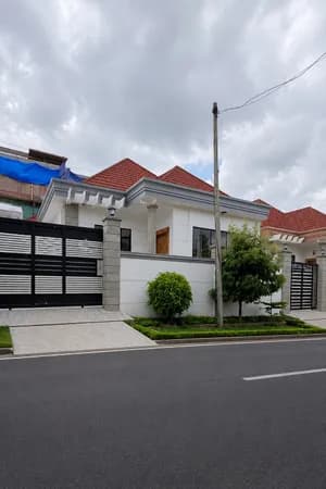 Modern 6 Bedroom Villa in Ayat