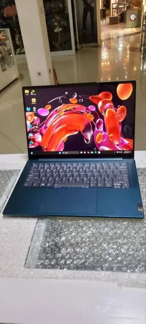 Lenovo Yoga RTX 4050 Laptop