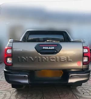 Toyota Hilux Invisible Double Cab