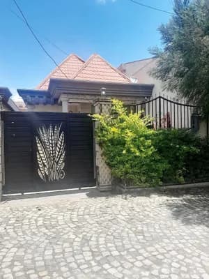 200 sqm Villa House in Summit