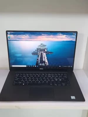 Dell XPS 15 9560 Touchscreen Laptop