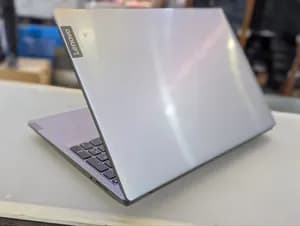 Lenovo IdeaPad 8GB 512GB 15.6 inch